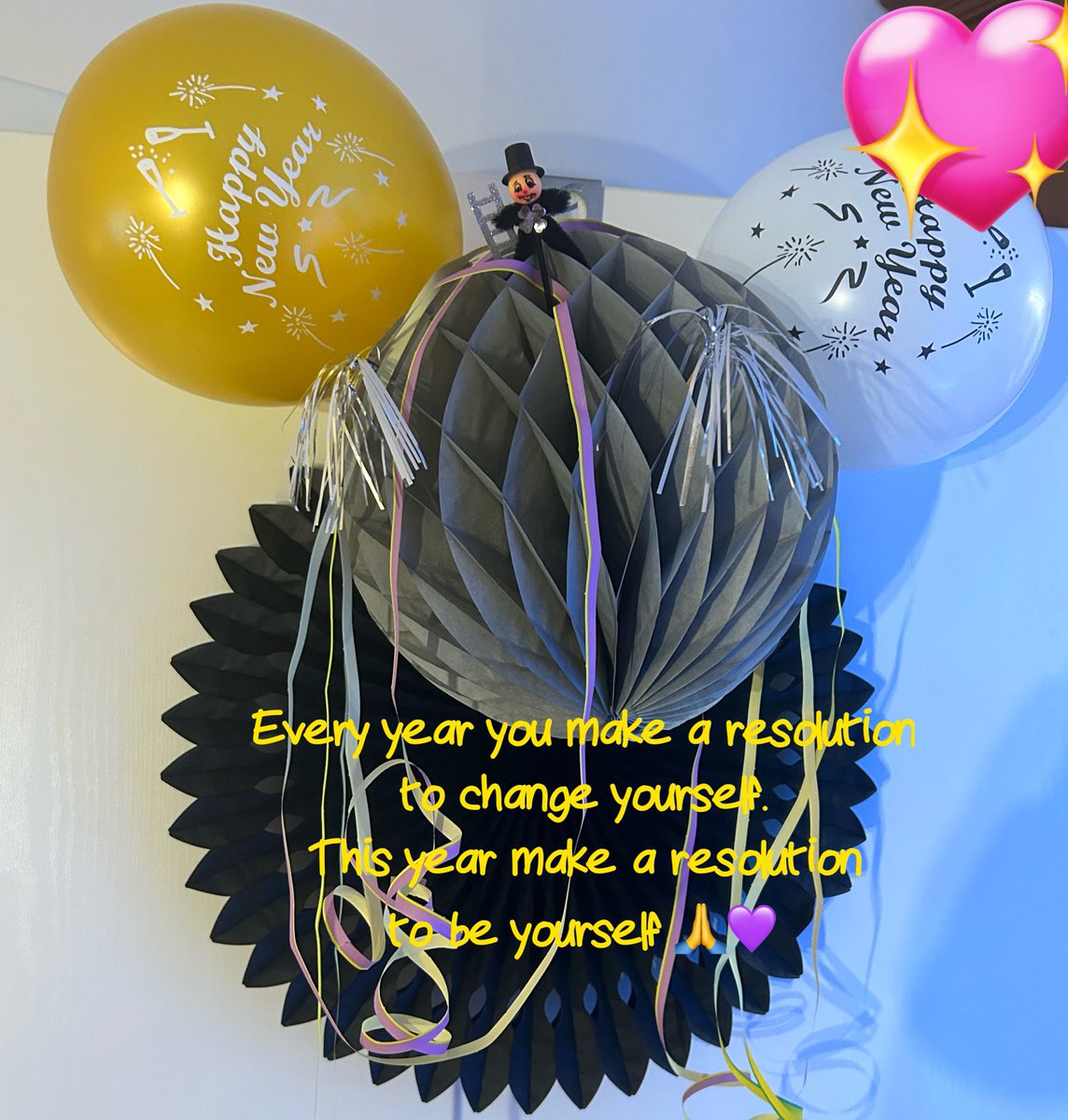 OverjoyedTina's tweet image. Happy New Year🍾🥂😘🤗💜

#HappyNewYear 
#resolutions2023 
#BeYourself 
#MentalHealthAwareness 
#MentalHealthMatters