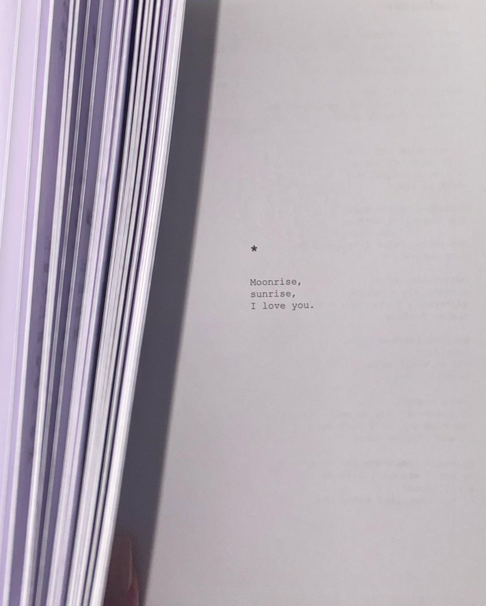 sydneyelise_'s tweet photo. The most surreal moment of 2022 was publishing my first book, to Saturn. Reflecting on these poems reminds me of where I started as a young poet. I am beyond grateful for everyone involved in the publishing process, and am excited for what 2023 has in store🤍 #toSaturn https://t.co/1PYLtw6fct