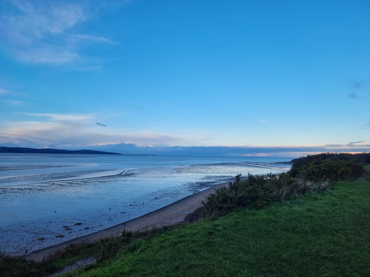 Our_benj's tweet photo. View from the morning run. Back on the paradise peninsula #WirralWay https://t.co/Zj3YGplFII
