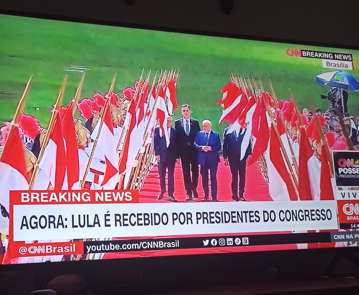 A história sendo escrita e nós presenciando ela! Que momento! 
#PosseDoLula 
#PosseLulaPresidente1️⃣3️⃣