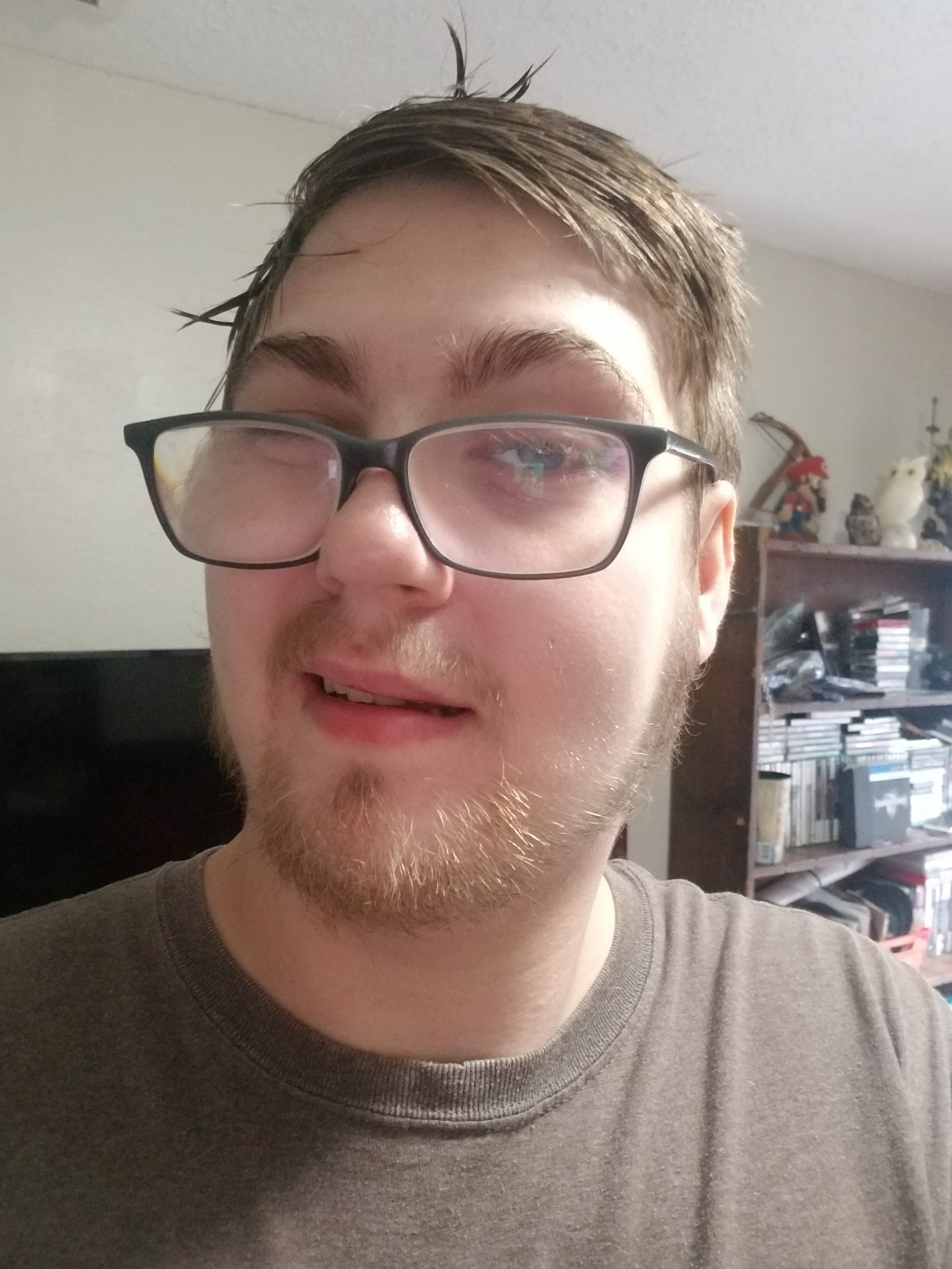 New haircut hope you all like it https://t.co/JbFtuYCEAq