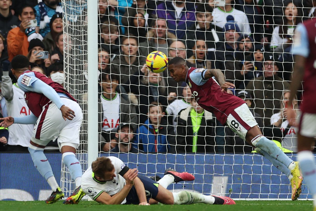 Ashley Young tweet media