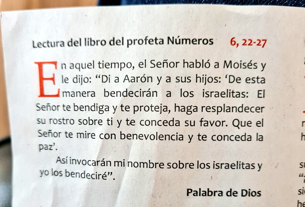 cathopray's tweet photo. Si no sabes cómo desearle lo mejor a alguien en este nuevo año, la primera lectura de hoy (Núm 6,22-27) está perfecta.

¡Feliz año nuevo!

▶️ https://t.co/LDyCxXQFAD https://t.co/vqrblfBVPl