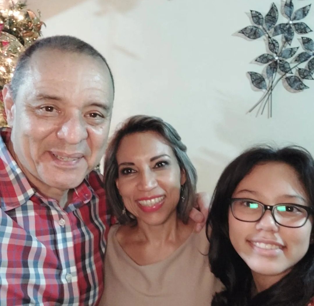 Poly26fm's tweet image. Feliz Año.