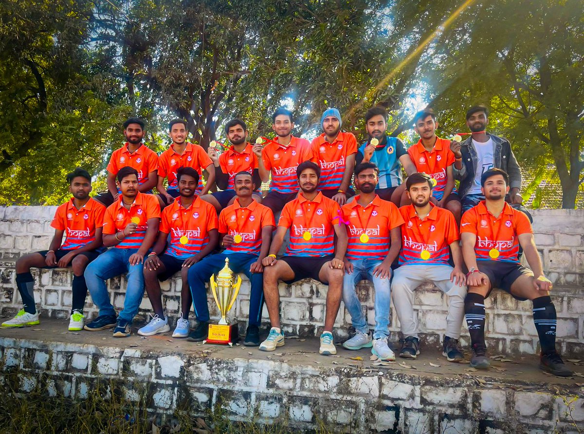 PNarayanr's tweet photo. Bhopal hockey team 🥇🏆#champions 2k22- 2k23 https://t.co/791s3iq6p5
