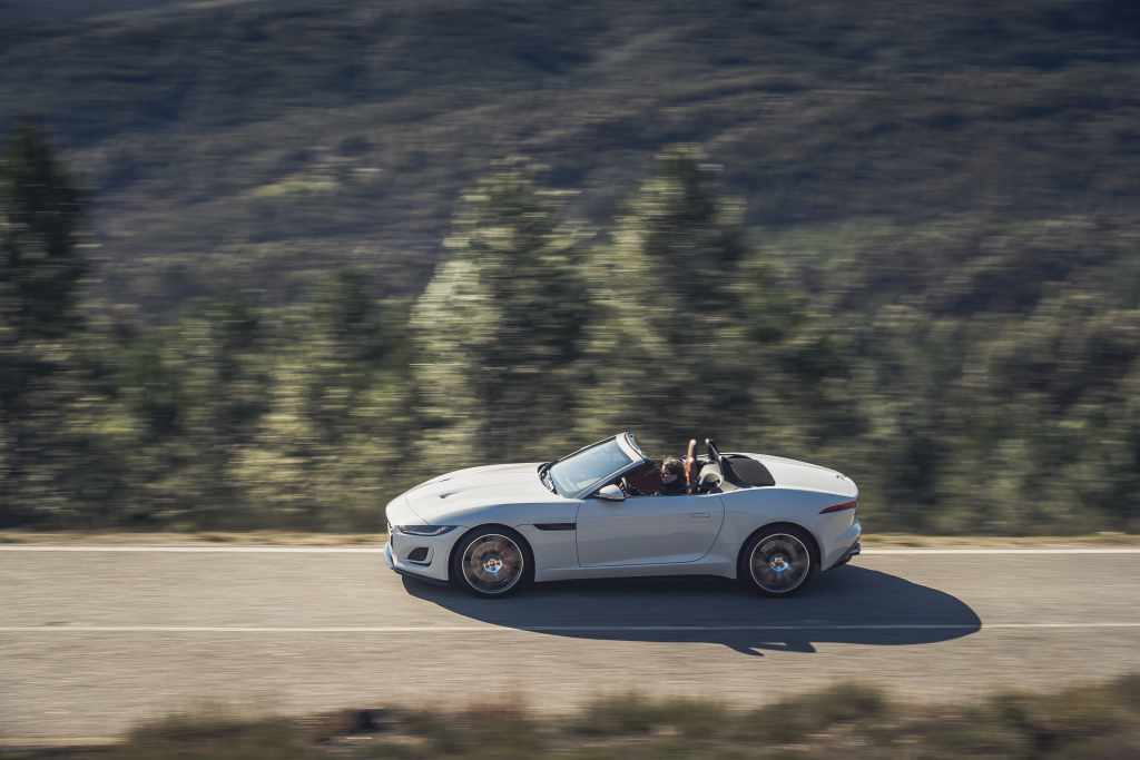 The New Year is here and so are the new Jaguar models.

Take to the road with peace of mind, and ride in greater comfort, with improved fuel efficiency and the safety of advanced driver assist technologies 🚘

Start shopping today: jaguararrowhead.com/search/new-jag…

#JaguarArrowhead