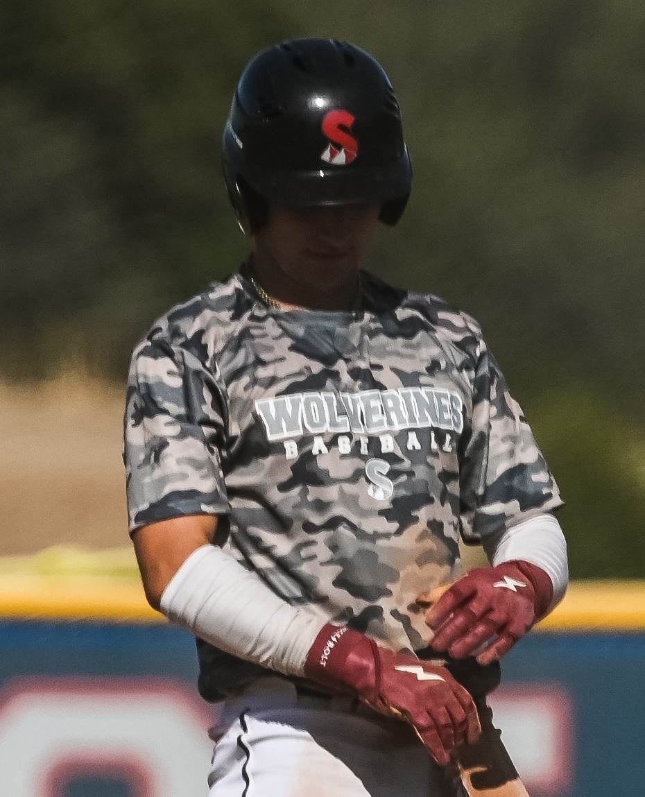 5'11 18yrs CF Tristan Ogles @thetristanogles out of Roseville, CA wearing our Original Series Maroon Gloves. 

Check out our 2022 Gloves, Sleeves, Bat Grip, and Wrist Bands at l8r.it/yibA

#brucebolt #battinggloves #bebetter #gottabethebolt