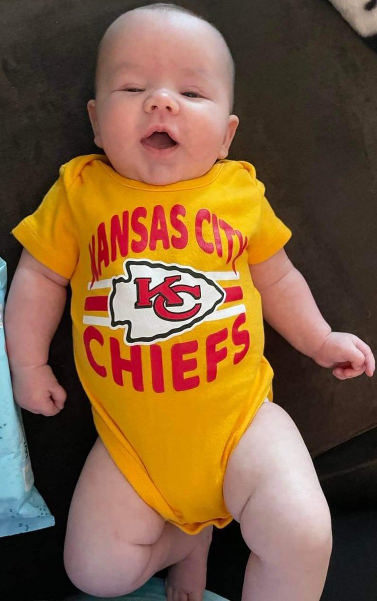 artemis0368's tweet photo. @BrittanyLynne, @PatrickMahomes and @Chiefs 
My sweet...conflicted... grandson. Let's go Chiefs! https://t.co/nU8hMpuZ8j