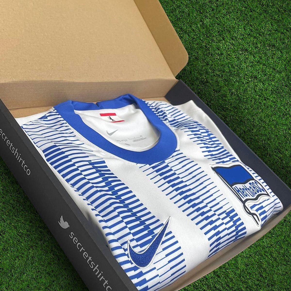 Secret Shirt Co New Years Giveaway. 19/24. 

To enter 👇

🔄 Retweet this tweet
🤝 Follow us

Winner will be announced at 6.55PM, Good luck! 💥