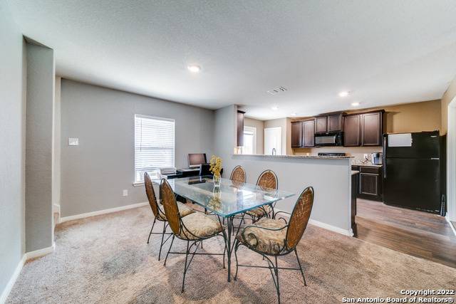 klause_krista's tweet photo. This beautiful 2 story home features 3 bedrooms, 2.5 bathrooms, and a 1 car garage. The kitchen features beautiful wood cabinets and energy efficient appliances.

 https://t.co/3p3bdKHG5k https://t.co/cjf134KcQV