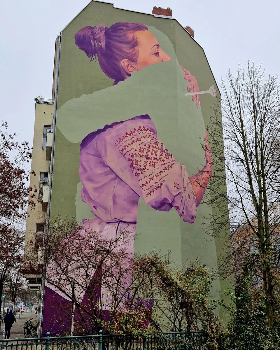 creginaldoa's tweet photo. my favorite #streetart (#berlin #germany “Absent” by #innerfields “counterpiece #present in #kyiv ” ) #art #urbanart #graffiti #creative #amazing #cra https://t.co/c22YsHm4La