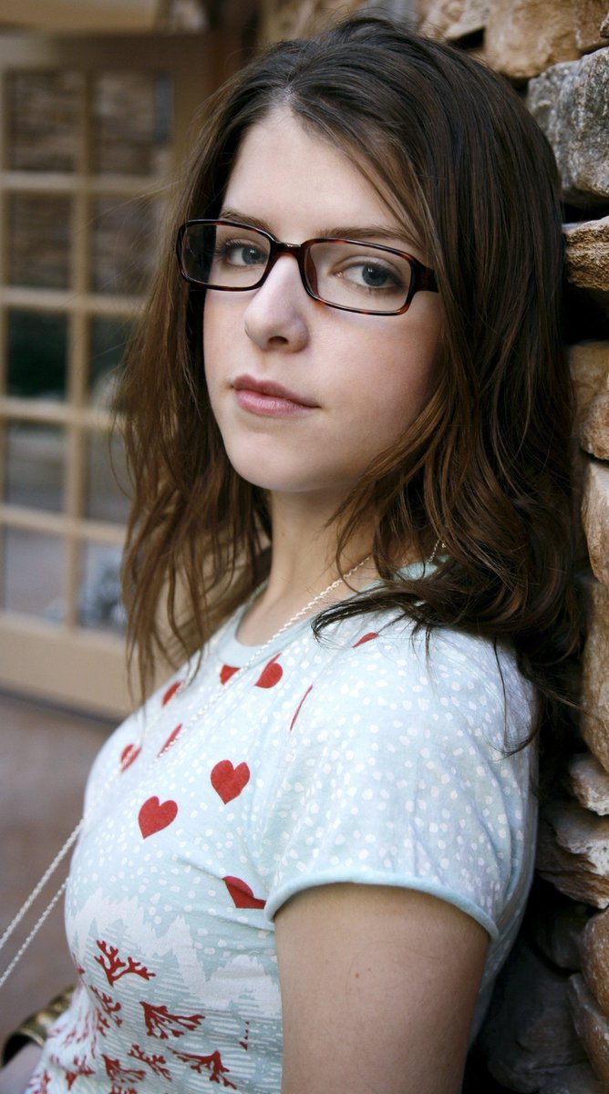 Anyone's New Year's resolution to fuck a dork? Because I know one that needs fucking.

Spoiler: It's me