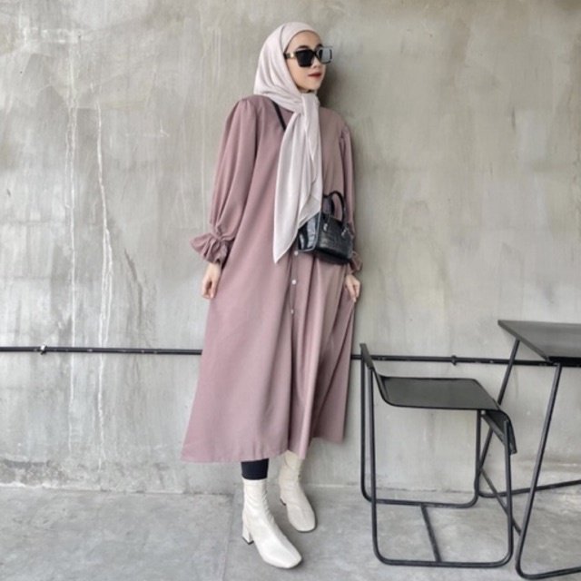 Ssugarcombs_'s tweet photo. ✨ Laudya Tunic | Outer ✨

⭐ 4,8 
🔗 https://t.co/04bIyJ7YyP

Rekomendasi 2in 1 Tunic &amp; Outer matt Torry Bruch #shopeeaffiliate #ShopeeID #shopeehaul #OOTD #racunshopee #OOTD #racunbelanja #style2023 https://t.co/paGkb3RHdf