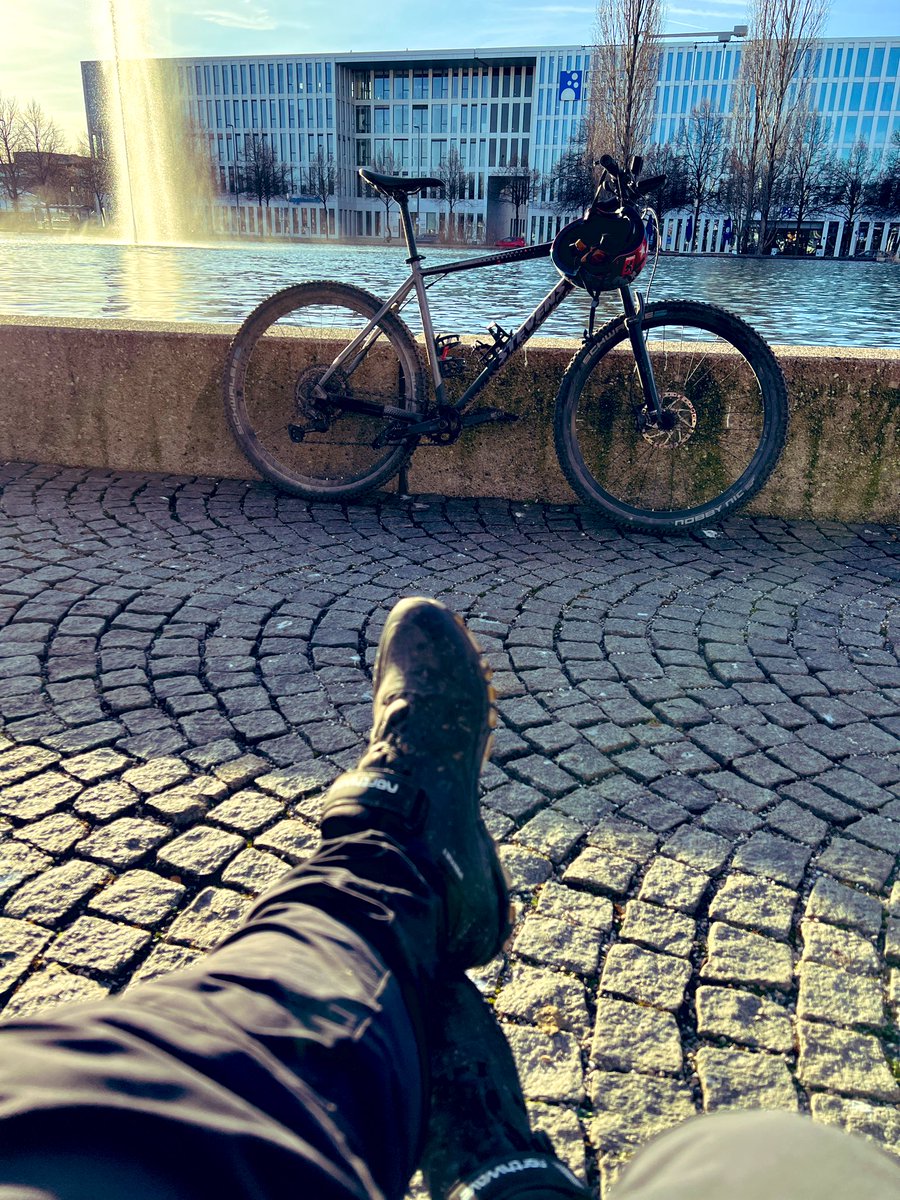 Kurzer Stop in Riem und die Sonne genießen #München #Bicyclelife