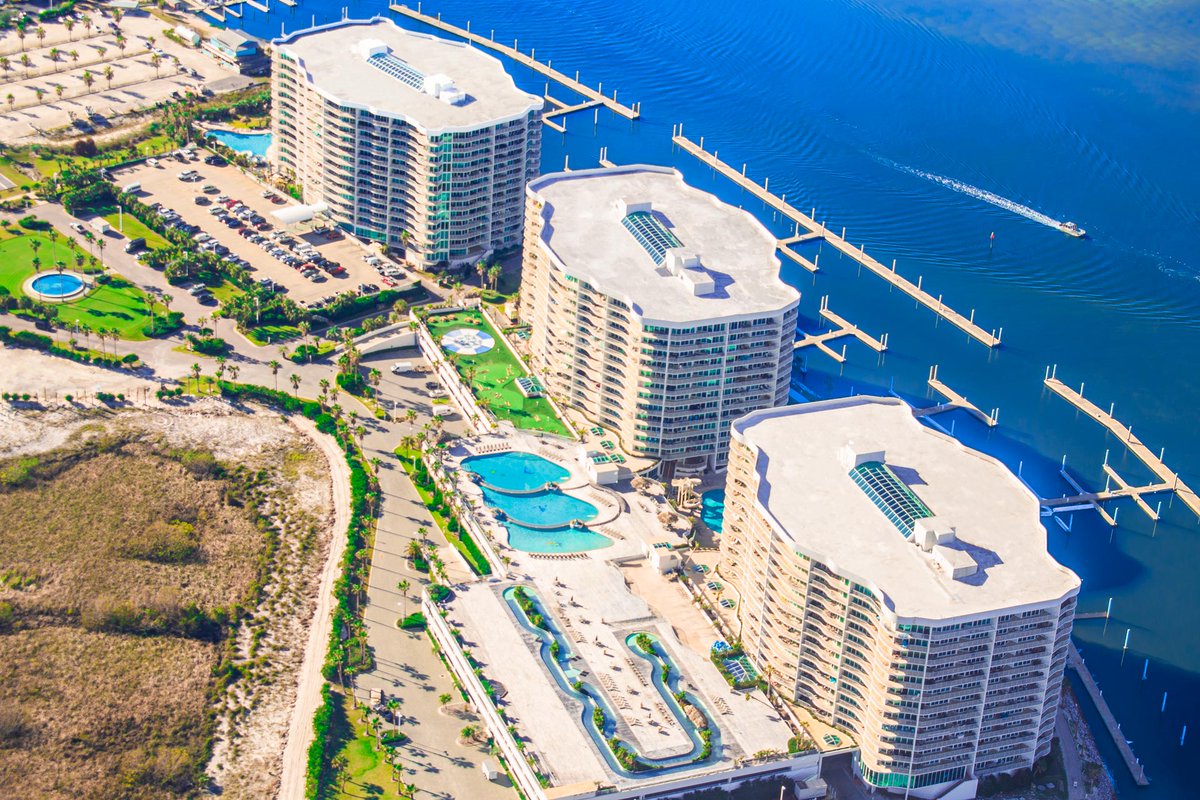 CaribeResort's tweet photo. The best things come in 3's, Happy 2023 Everyone!! 
🎉 🥂 🎆

...
#newyear #cariberesort #resort #2023 #celebrate #threetimesthecharm #three #happynewyear #condocomplex #oba #obaholiday #beachandthebay #gulfcoast https://t.co/gDcMk9eupF