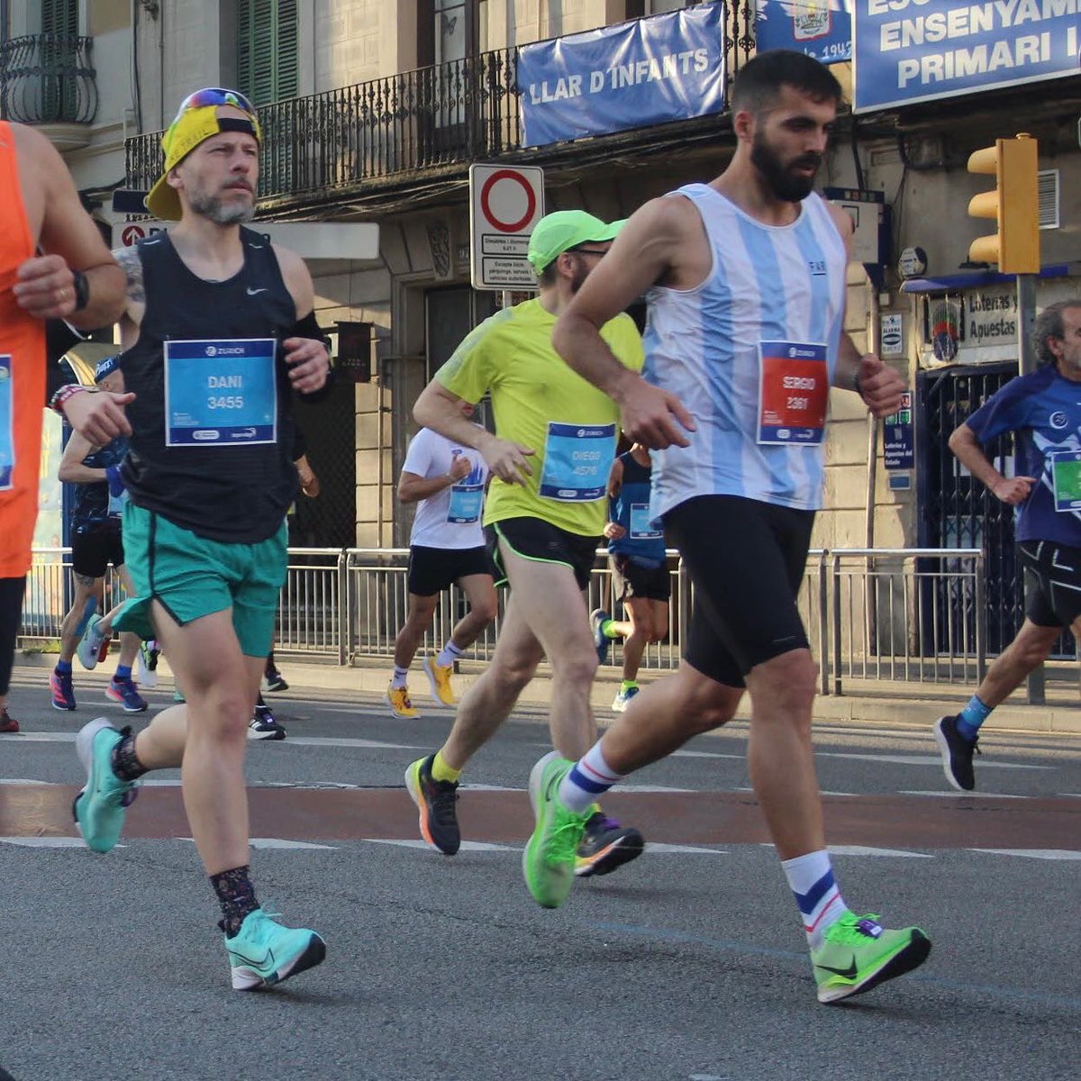 sermaraton42's tweet photo. Un par de fotos 2022 para despedir un año duro, de desafios y enseñanzas. Esto sigue. Feliz comienzo para todos ✨🎉 https://t.co/VzVHcrlOJT
