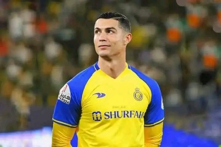 الدقيقه الواحده 400 دولار
العبرة في الخواتيم يا #ميسي
كرستيانوااا خطط صح عرف فين يحط راسه عرف كيف يخوتم عمره.. #كريستيانو_رونالدو