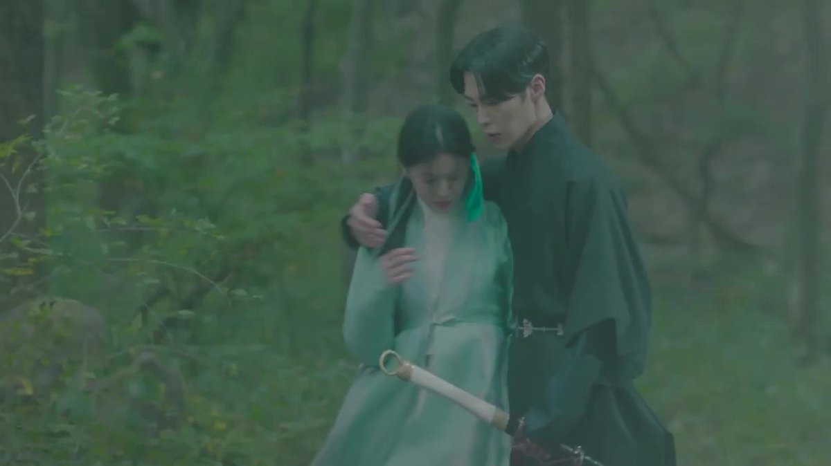 ramblingsofafan's tweet photo. "Remember, only I am allowed to come this close to you." - Possessive husband/lover Jang Uk to the love of his life
#AlchemyOfSouls2Ep9
#AlchemyOfSoulsS2 #AlchemyOfSouls2Ep8 #AlchemyOfSouls #LeeJaeWook https://t.co/wa87GaGH1U