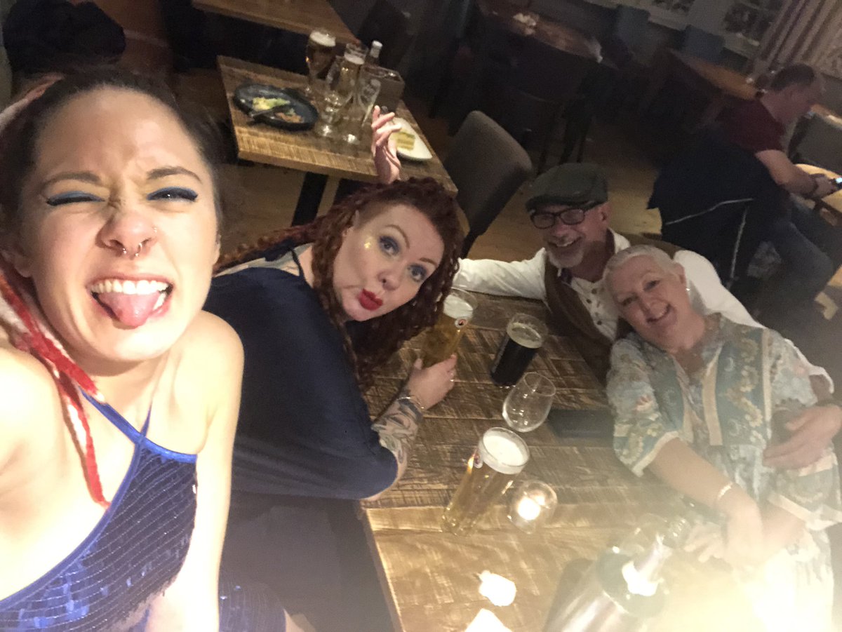 ActingfeverEm's tweet image. Was a good NYE 🎆 Hi 2023 💪🏼