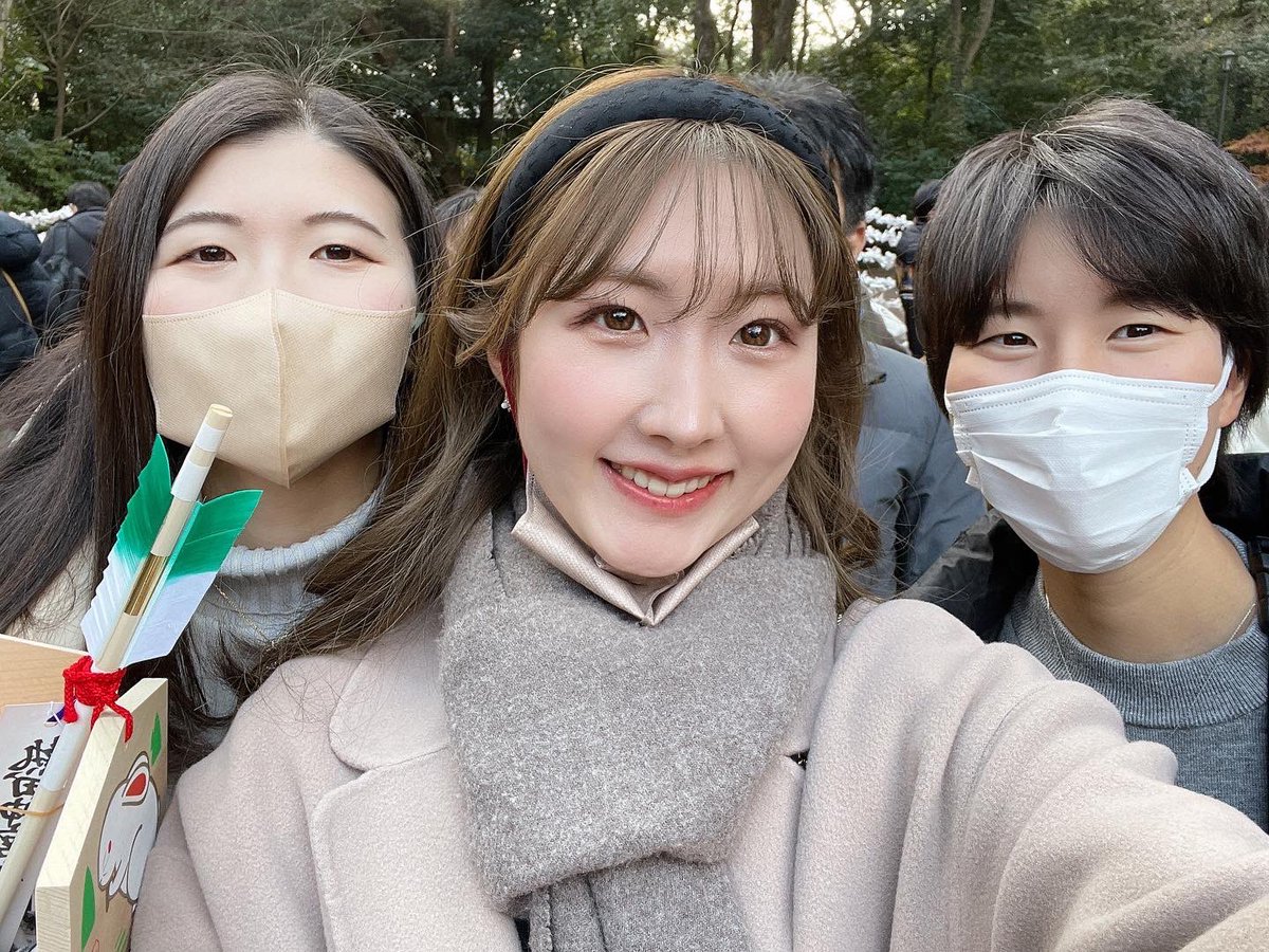 aaa_choco's tweet photo. 2023年🐰🎍
明けましておめでとうございます。😌

昨年は大変お世話になりました！
本年もよろしくお願いいたします🌼

妹たちと初詣行ってきました⛩
久しぶりに屋台で玉せん食べた🤭
美味しかった〜
玉せんって名古屋だけ…？🥚笑

#元旦 #happynewyear 
#卯年 https://t.co/cE6VAqtrud
