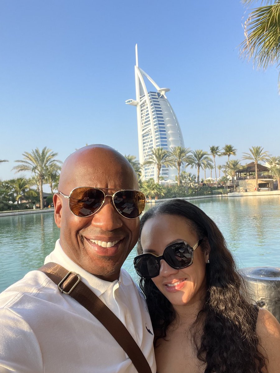CAAnderson1010's tweet photo. Happy New Year from our Fam! #Dubai2023 https://t.co/htn2h8CYkG