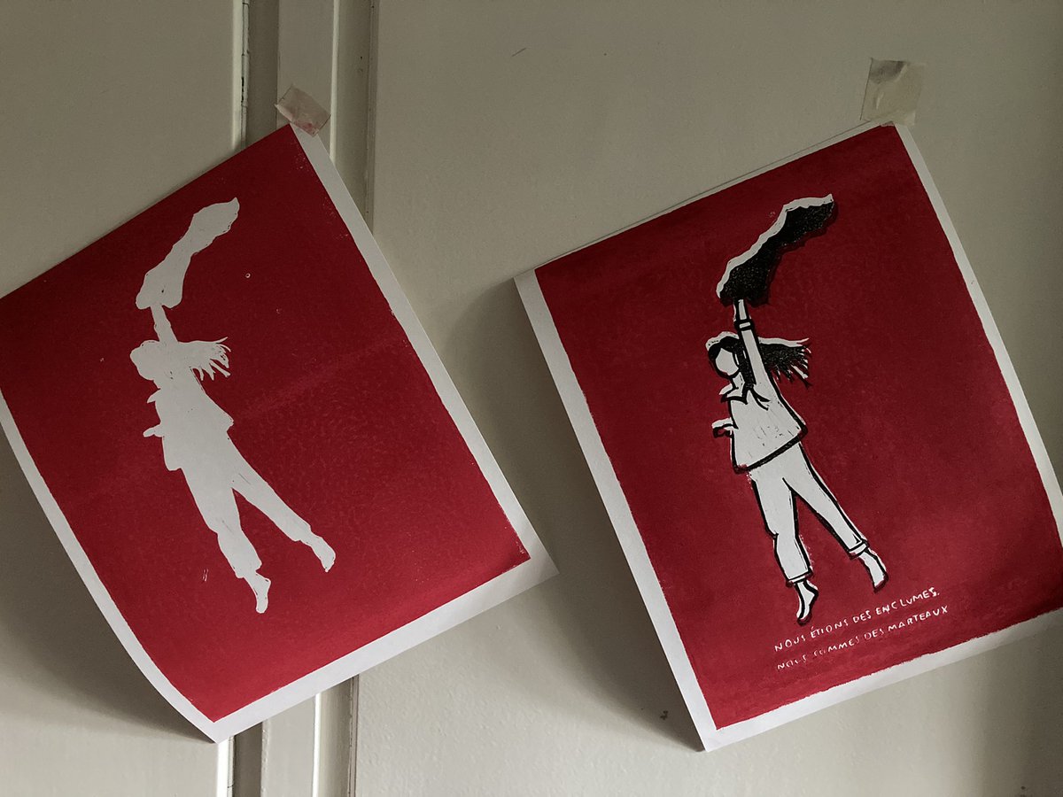 Si je ne dois retenir qu’une image de 2022,ce sera celle de ces femmes iraniennes, dansant auprès du feu et y lançant leur voile. Leur force,j’ai voulu la linograver,avec cette phrase entendue lors d’un reportage:« Nous étions des enclumes, nous sommes des marteaux.» #MashaAmini