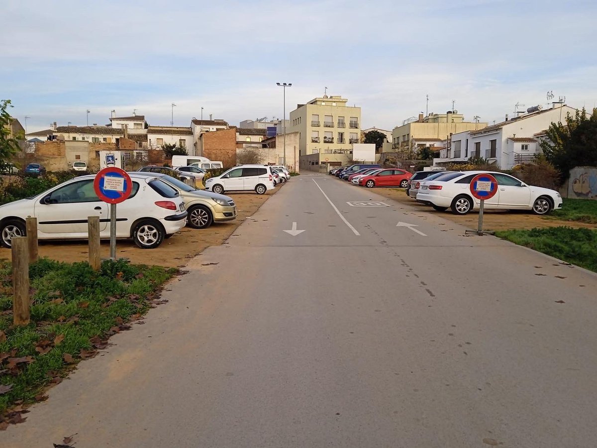 policiavidreres's tweet photo. ⚠️Informació referent a l’aparcament a l’esplanada del Pavelló Municipal el dia 3 de Gener

🍃En motiu de les tasques de desbrossament que es portaran a terme el Dimarts dia 3 de Gener, heu de tenir en compte el següent: https://t.co/Pevy5coKIx