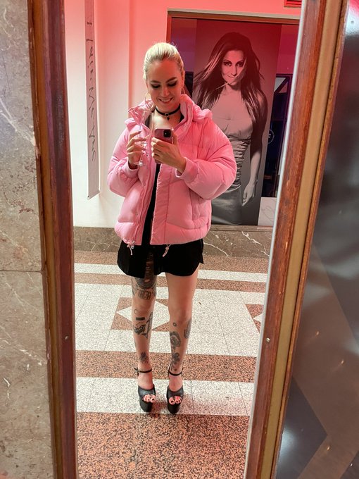 Did you have a good party tonight?💞 #striper #stripclub #lapdance #slut #blonde #beauty #tattooed #newyear<a href="/tag/striper"class="tags">#striper</a><a href="/tag/stripclub"class="tags">#stripclub</a><a href="/tag/beauty"class="tags"><span>#beauty</span></a><a href="/tag/blonde"class="tags"><span>#blonde</span></a><a href="/tag/tattooed"class="tags"><span>#tattooed</span></a><a href="/tag/newyear"class="tags"><span>#newyear</span></a><a href="/tag/lapdance"class="tags"><span>#lapdance</span></a><a href="/tag/slut"class="tags"><span>#slut</span></a>