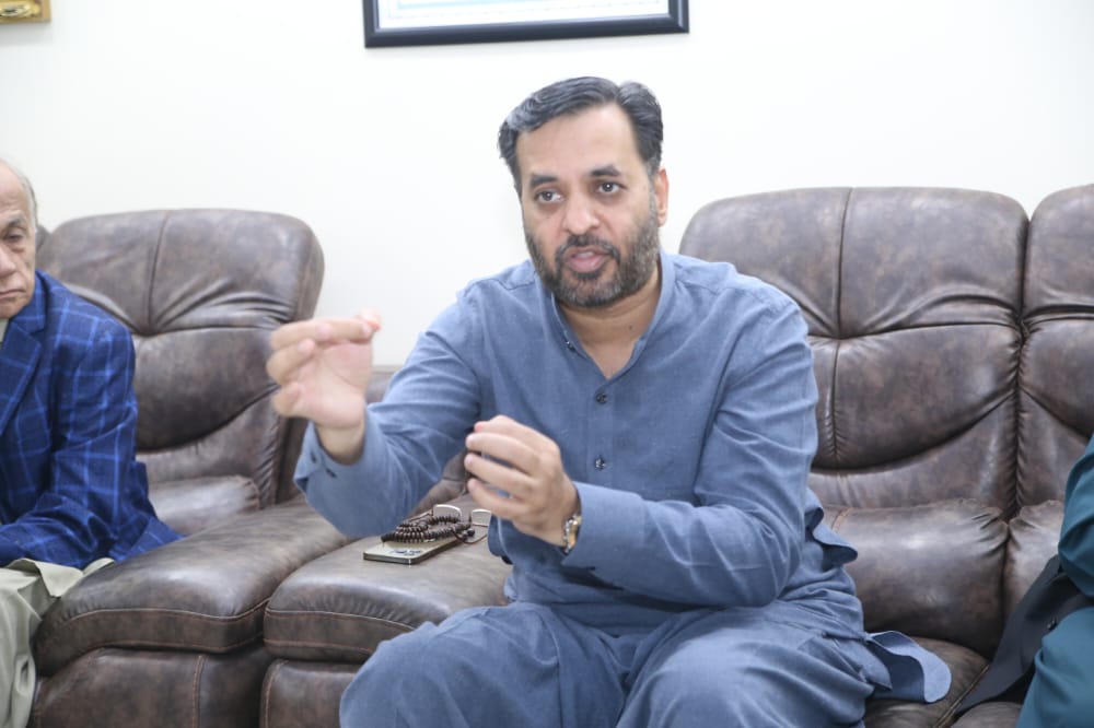 MQMPUpdates's tweet photo. چیئرمین پاک سرزمین پارٹی سید مصطفی کمال اور صدر انیس احمد قائمخانی کی زیر صدارت مرکزی سیکریٹریٹ پاکستان ہاؤس میں اراکین سینٹرل ایگزیکٹو کمیٹی اور اراکین نیشنل کونسل کا اہم اجلاس -

@KamalPSP 
#PSP #MustafaKamal #Karachi #Pakistan https://t.co/aHqrbjUJiN