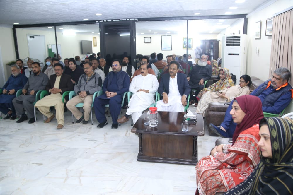 MQMPUpdates's tweet photo. چیئرمین پاک سرزمین پارٹی سید مصطفی کمال اور صدر انیس احمد قائمخانی کی زیر صدارت مرکزی سیکریٹریٹ پاکستان ہاؤس میں اراکین سینٹرل ایگزیکٹو کمیٹی اور اراکین نیشنل کونسل کا اہم اجلاس -

@KamalPSP 
#PSP #MustafaKamal #Karachi #Pakistan https://t.co/aHqrbjUJiN