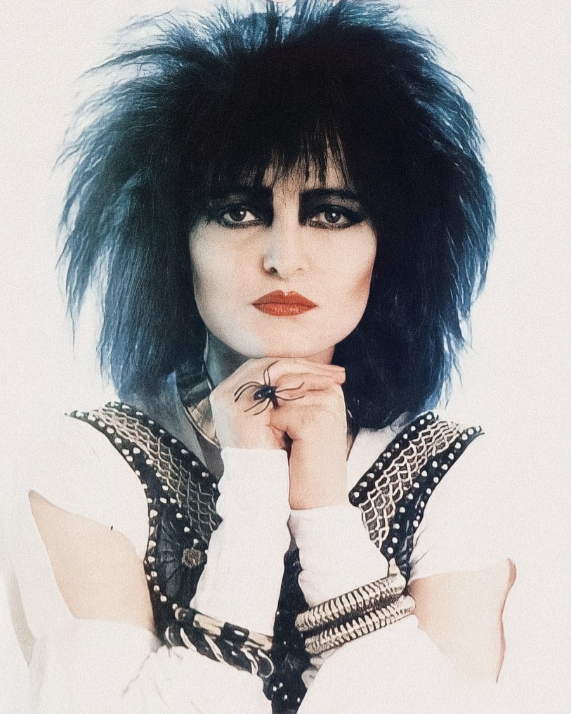 BansheesDaily's tweet photo. Happy New Year! 🤍

Siouxsie Sioux (1984) https://t.co/f2lPGDu4AA