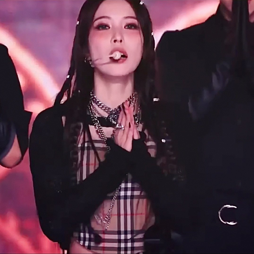 pagebetter0's tweet photo. 💛보아언니 𝐒𝐦𝐭𝐨𝐰𝐧𝟐𝟎𝟐𝟑짤💛

🎧𝐓𝐡𝐞 𝐂𝐮𝐫𝐞                 🎧원 (𝐓𝐢𝐦𝐞 𝐀𝐟𝐭𝐞𝐫 𝐓𝐢𝐦𝐞)
🎧𝐅𝐨𝐫𝐠𝐢𝐯𝐞 𝐌𝐞             🎧𝐁𝐞𝐭𝐭𝐞𝐫 https://t.co/gt9az78z2p