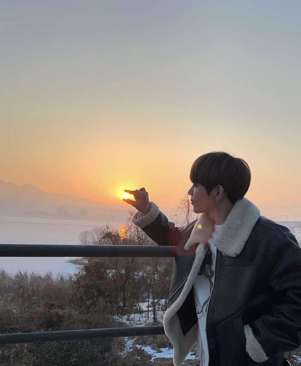 Pao55039181's tweet photo. 2023.01.01
ショウタロウ インスタ投稿①
Happy New Year🫶🏻
2023년은?🔥(2023年は?)
🔗 https://t.co/BJmPLcAD0s
#쇼타로 #NCT쇼타로 #SHOTARO #ショウタロウ #Tarogram https://t.co/BYGJ6JpNvk