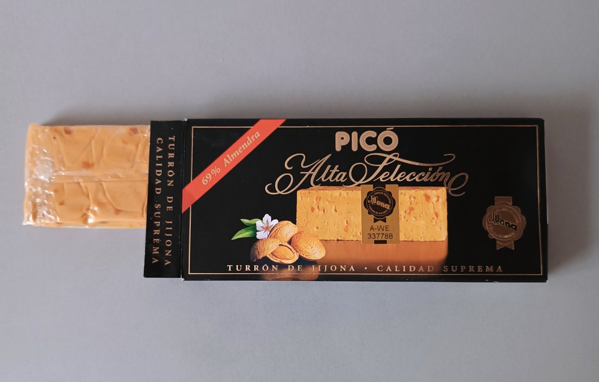 rpuenteasuero's tweet photo. Se ríen de los consumidores... 😅
Ahora mismo debe haber alguien en Alicante descojonándose: "verás la cara que se les queda cuando abran la caja del turrón" 😂.
Si cambian la tableta que cambien también la caja, omepofavó.
#jijona @turronespico https://t.co/ys7eUcSZIf