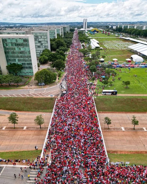 tracklist's tweet photo. Brasília - 01 de janeiro de 2023. 

Posse de Luiz Inácio Lula da Silva. https://t.co/dnPdcM2I76