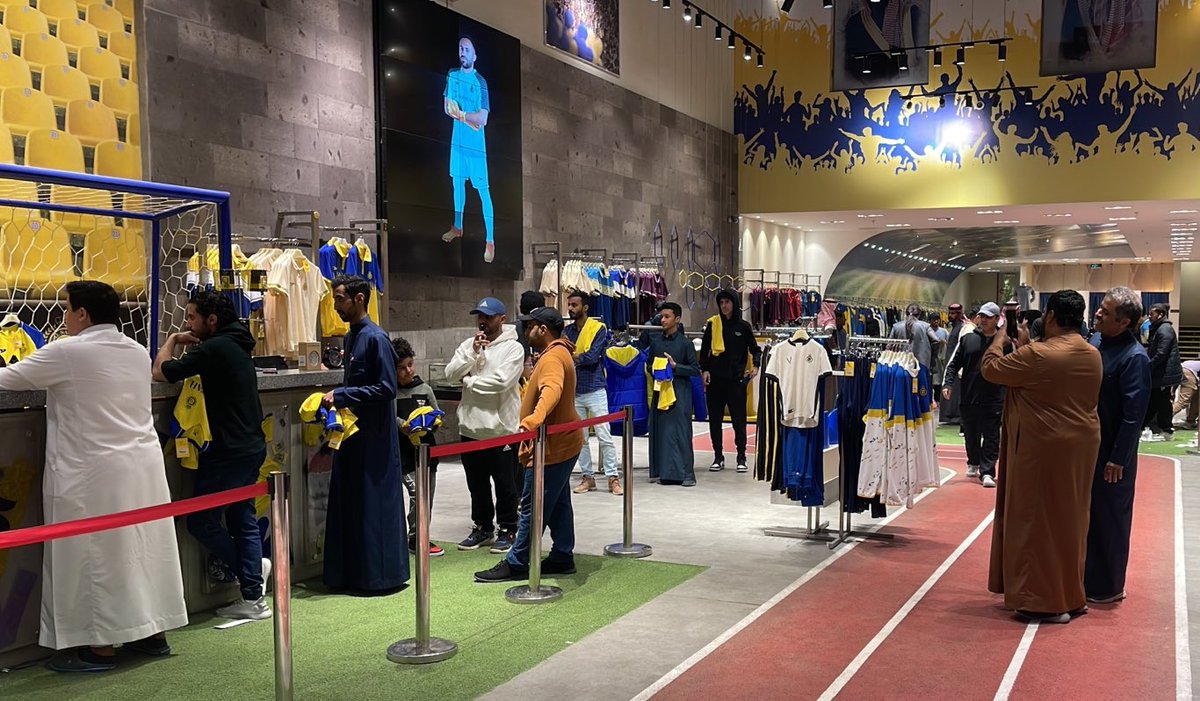 abrahim555's tweet photo. وصول دفعة جديدة من #طقم_النصر يحمل رقم الاسطورة #كرستيانو_رونالدو 7️⃣
@AlNassrFcStore #النصر #رونالدو_نصراوي https://t.co/8a57bZVBy0