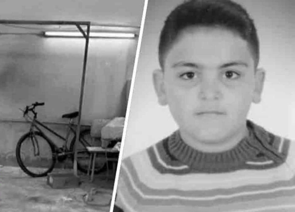 nahoshaber's tweet photo. 13 yaşındaki Muhammet Enes Kös Sakarya Sapanca’da, köpeği kovalarken bisikleti ile yaptığı kazada yaşamını yitirdi. #Sakarya #Sapanca #Kaza #Ölüm #NaHoşHaber https://t.co/oLeXHD9miZ
