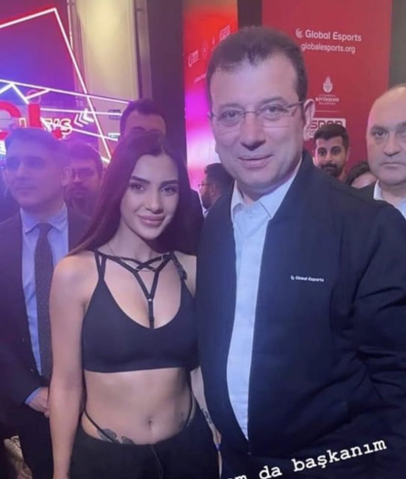 tunay_1072's tweet photo. 3 buçuk senede İstanbul ne hale geldi:)) Emin adımlarla soyuyorlar 🤣 https://t.co/EExJMUBZ8p