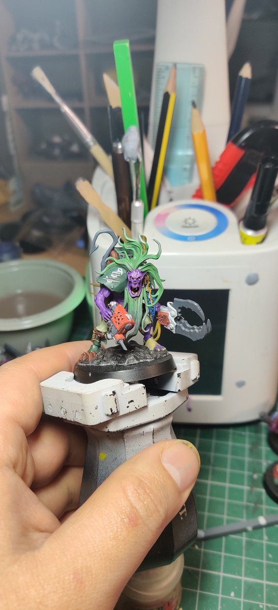 the_chilly_man's tweet photo. Typical that when we have some time off, we get ill and end up in bed for a few days.

However I started to feel better and managed to get a fair amount of work done on my Zodgrod! To lead my #40korks 

#WarhammerCommunity #warhammer40k #PaintingWarhammer https://t.co/ZWkKTNupfw