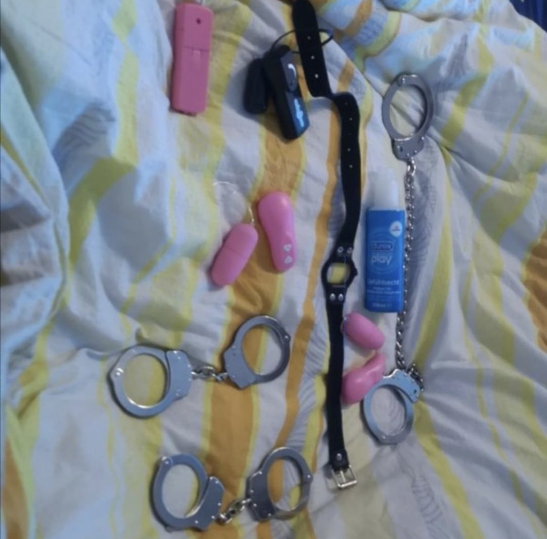 Angekettet? 👅👅