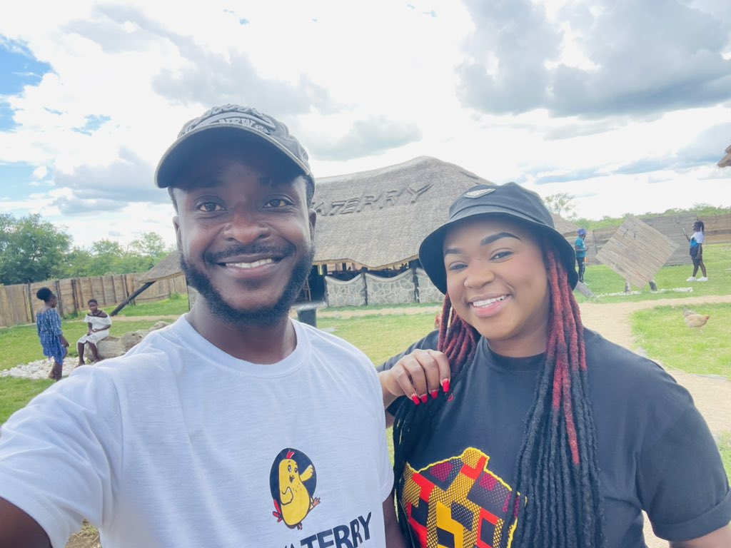 terrymap1's tweet photo. Feli Nandi😭😭 Look who came for lunch all the way from Harare. That’s why you’re the finest @NandiFeli. I’m deeply humbled hangu. Thank you from the deepest part of my heart.

#KwaTerry https://t.co/HxhRHjQqoM