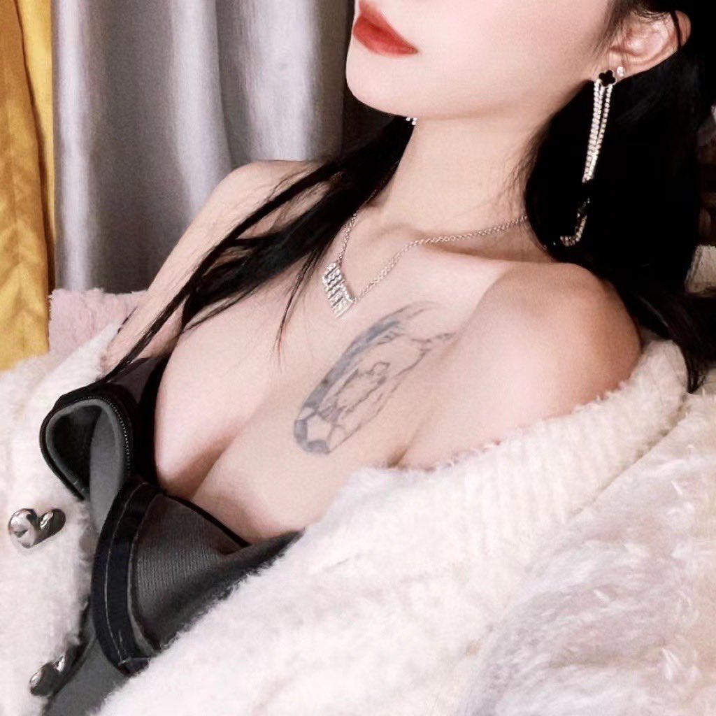 xiaozhang0213's tweet photo. 新年第一条推~见着新年发财���🥳
 愿大家都打响新年第一炮❤
    点赞转推抽一个送aiai视频❤❤❤
#长沙 #长沙兼职 #长沙线下 #长沙女s https://t.co/miwMrG1tvQ