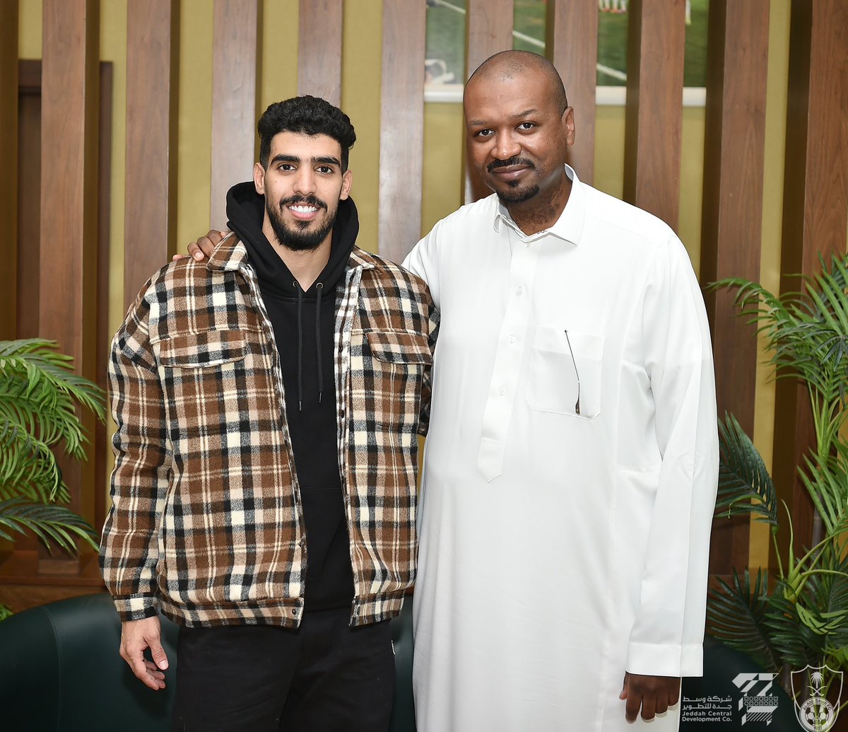 F_AlRashidi15's tweet photo. اللهم لك الحمد 💚 سعيد بانضمامي لقلعة الكؤوس النادي الاهلي العريق واتمنى ان اكون عند حسن ظن جمهور الاهلي العظيم وان شاءالله القادم افضل واجمل بدعمكم وتشجيعكم 🙏💚1️⃣
@ALAHLI_FC https://t.co/PKfKTNkZOx