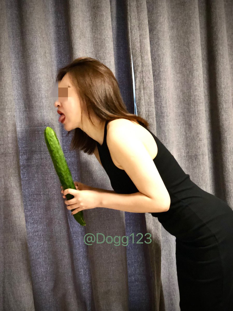 2023新年第一天回来转转
 #少妇 #人妻 #夫妻3P #丝袜美脚 #美臀