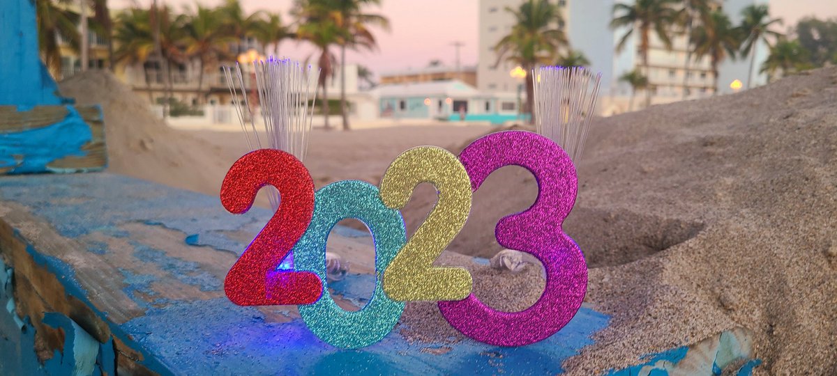 GessnerREAgent's tweet image. Happy New Year 🌞🎉🥂⚓️😎🥳 off to a good start !! #FOLLOWTHEPINKCAR #hollywoodbeach #2023
