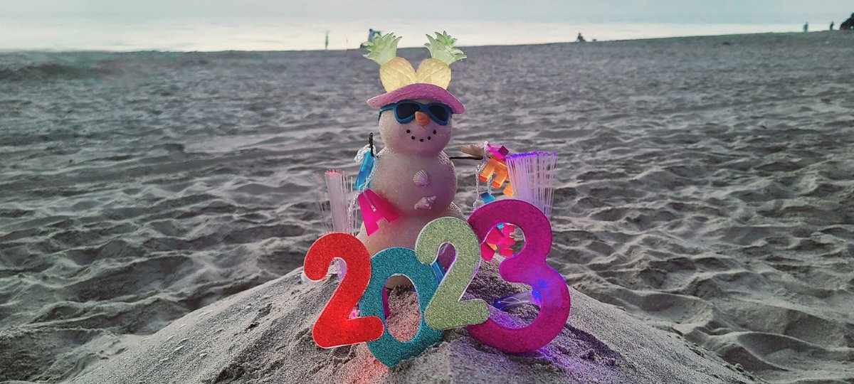GessnerREAgent's tweet image. Happy New Year 🌞🎉🥂⚓️😎🥳 off to a good start !! #FOLLOWTHEPINKCAR #hollywoodbeach #2023