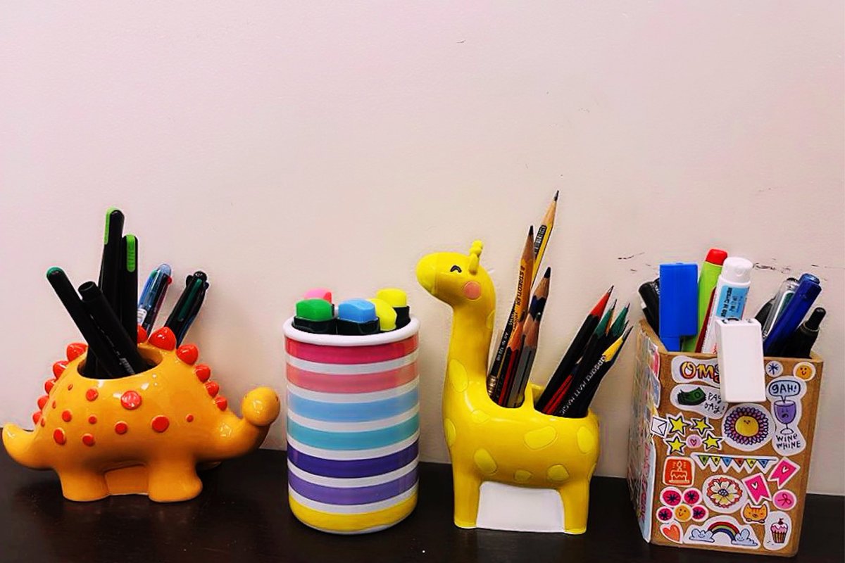 Extremely proud of my new pen holder set up. 💜