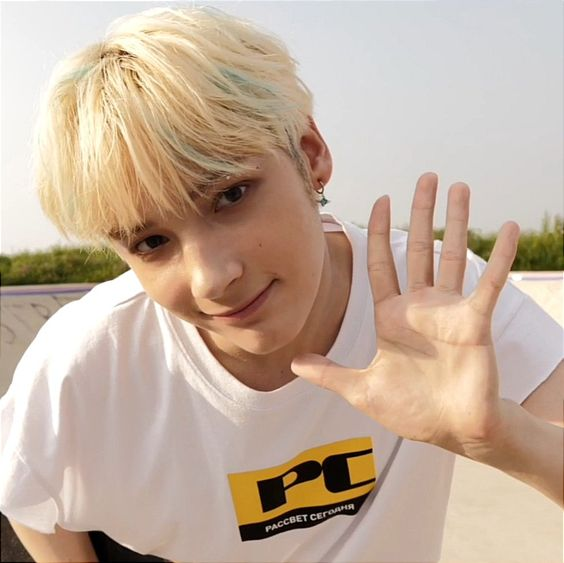 hyukatriever's tweet photo. https://t.co/r5QivzX3Ks