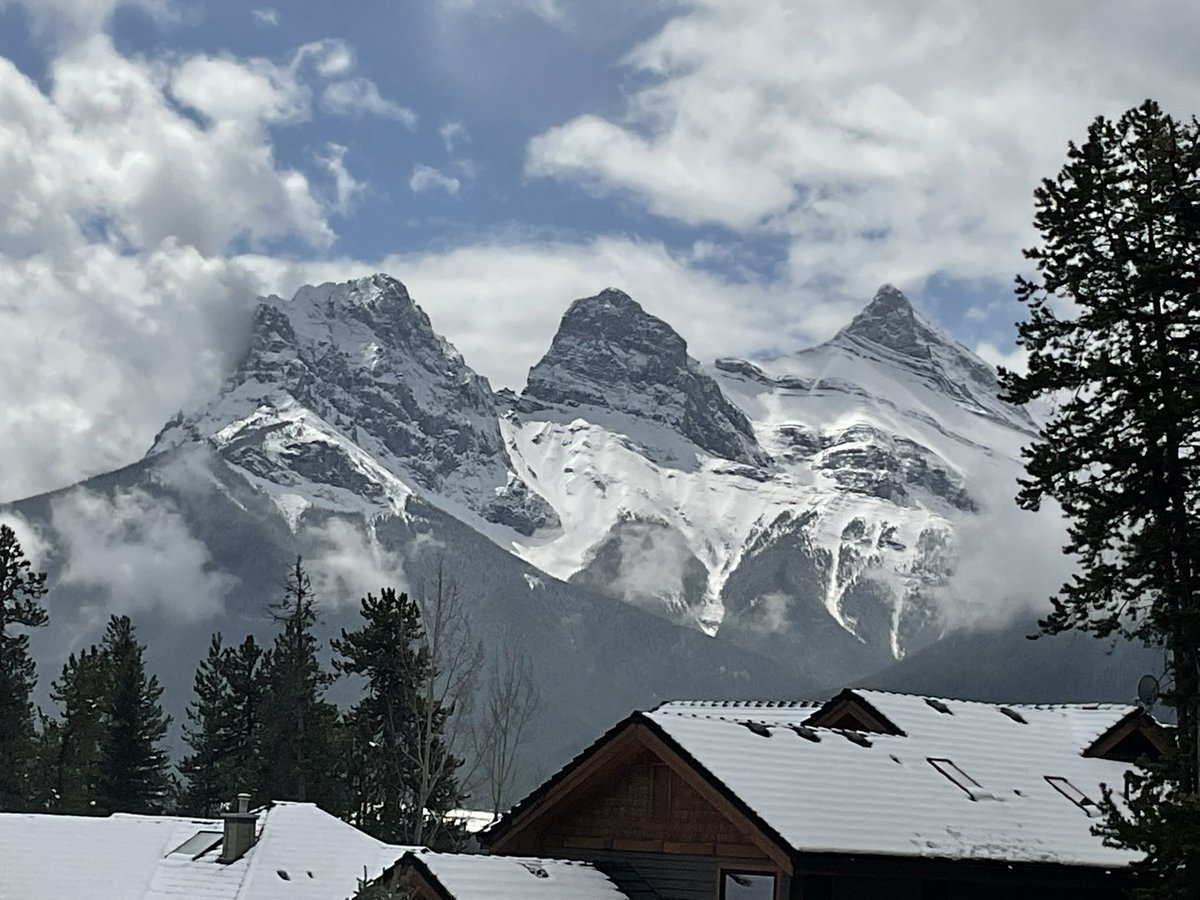 Happy New Year! I have hope and optimism for 2023 and I want to be the best human ( and nurse) I can be every day - no matter what. Be kind and make a difference.#nursing <a href="/alberta_nursing/">Alberta Association of Nurses (AAN)</a> <a href="/canadanurses/">Canadian Nurses Association</a>
