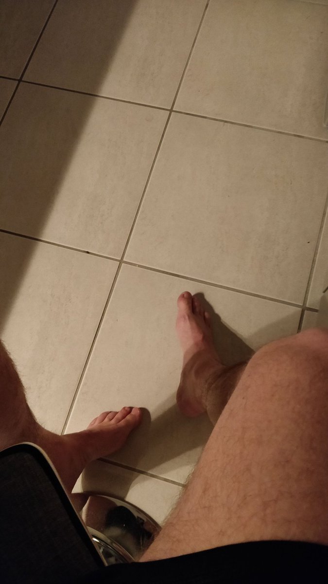devangelbcn's tweet photo. Hello feet lovers
#chaser #chaser4bear #twink #gaychaser #lovedaddy #chaser4daddy https://t.co/Rk9EUXdbu5